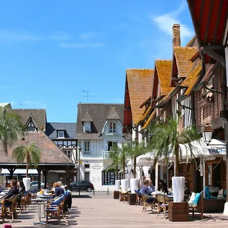 Studio superbe vue mer, Port-Deauville, proche Plage, centre-ville et casino