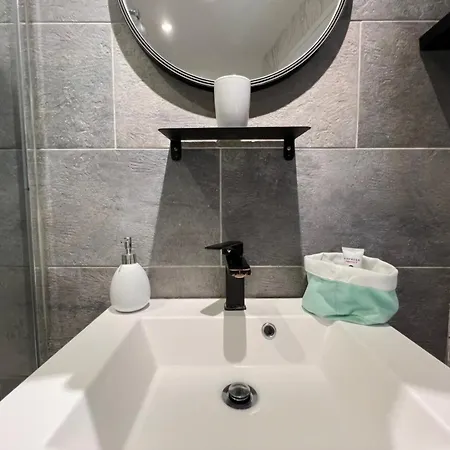 Studio Magnifique Vue Mer, Port-Deauville, Proche Plage, Centre-Ville Et Casino * Deauville